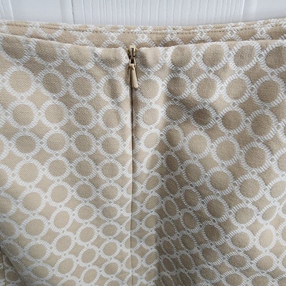 NWT Madison Studio Women's Pencil Skirt Pleated Back Beige Patterned Size 8 - Picture 6 of 10
